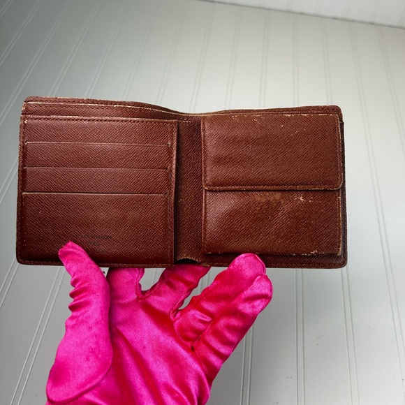 Louis Vuitton Multiple Pocket Wallet - Picture 6 of 13